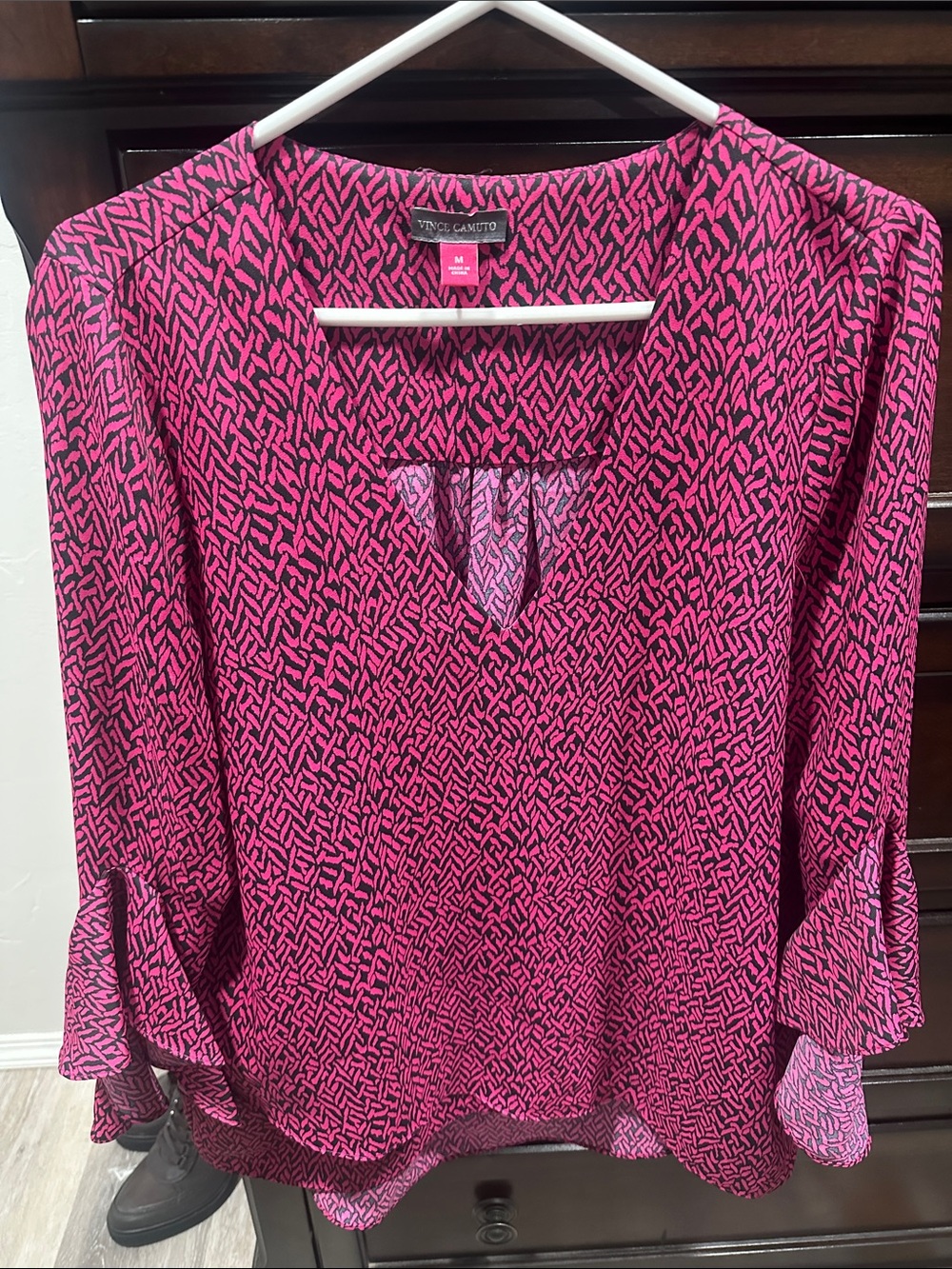 Vince Camuto Hot Pink and Black Patterned V-Neck Blouse Size M